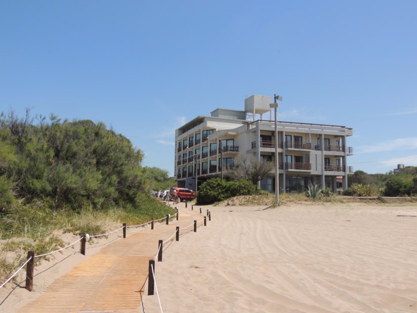 Alquilo Hotel Austral en Villa Gesell zona  a 30 mts de la Playa 