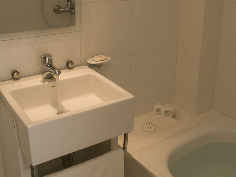 Alquilo Hotel Austral en Villa Gesell zona  a 30 mts de la Playa