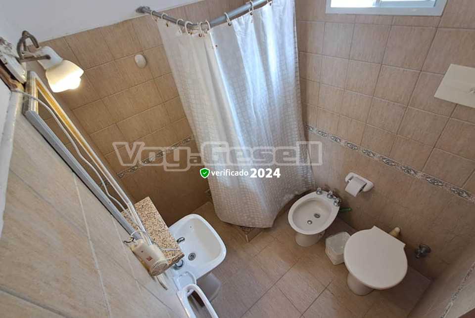 Alquilo Hotel Boiano en Villa Gesell zona  a 300 Mts de la Playa