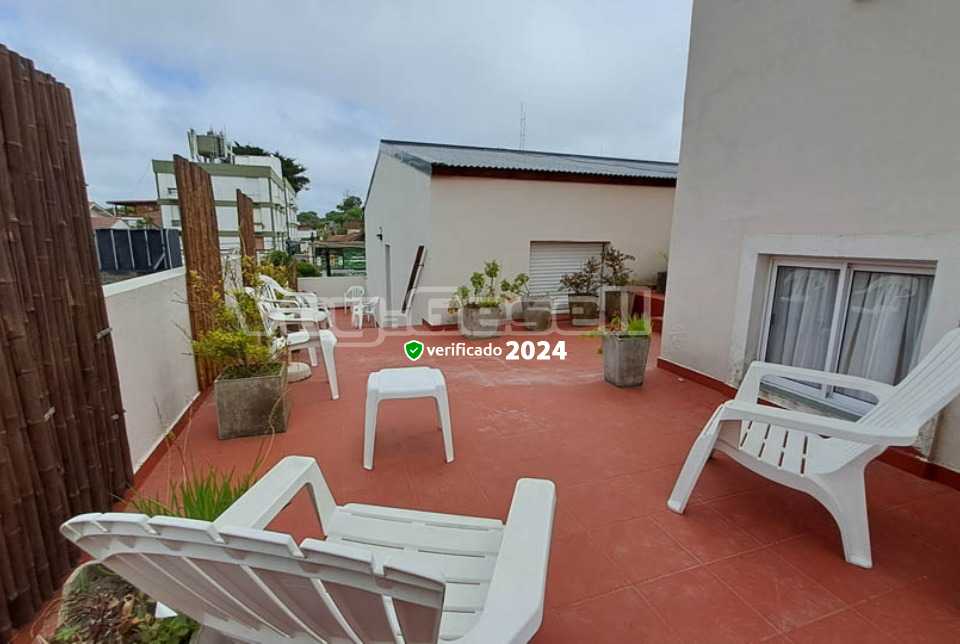 Alquilo Hotel Boiano en Villa Gesell zona  a 300 Mts de la Playa