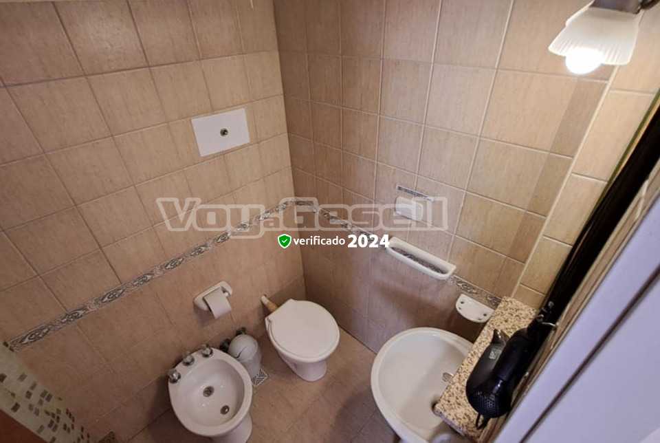 Alquilo Hotel Boiano en Villa Gesell zona  a 300 Mts de la Playa