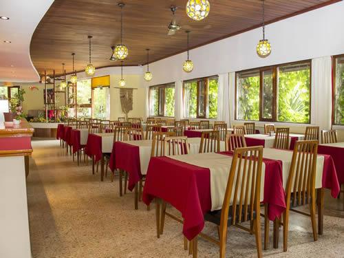 Alquilo Hotel Cervantes en Villa Gesell zona  a 300 Mts de la Playa 