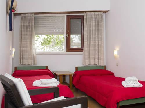 Alquilo Hotel Cervantes en Villa Gesell zona  a 300 Mts de la Playa