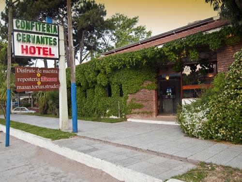 Alquilo Hotel Cervantes en Villa Gesell zona  a 300 Mts de la Playa 