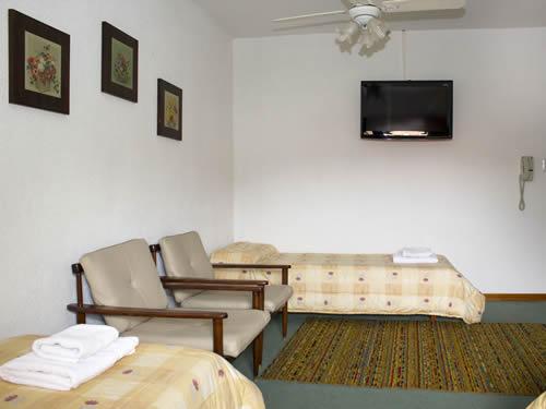 Alquilo Hotel Cervantes en Villa Gesell zona  a 300 Mts de la Playa