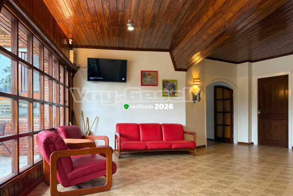 Alquilo Hotel Cervantes en Villa Gesell zona  a 300 Mts de la Playa