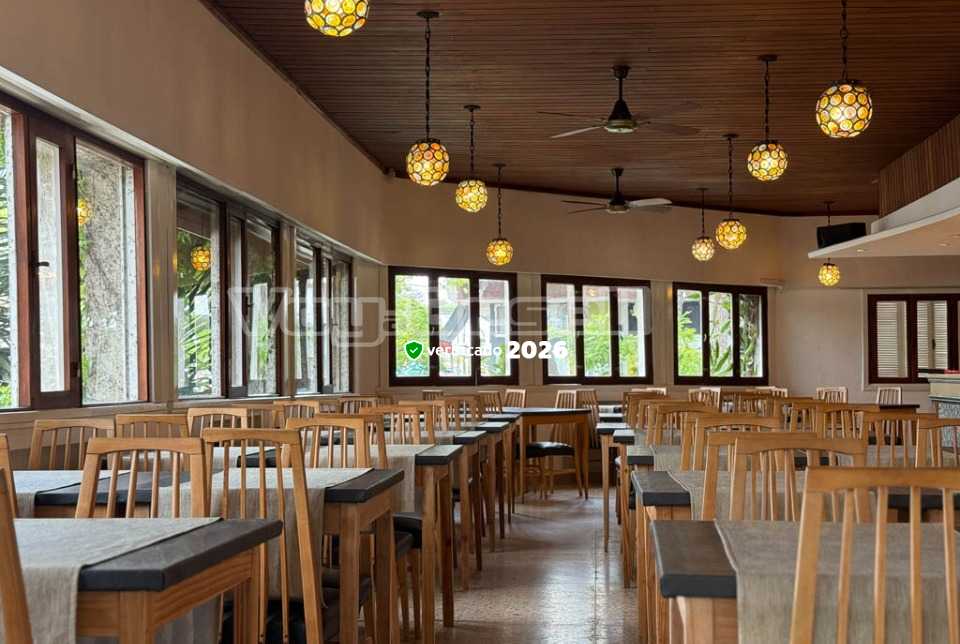 Alquilo Hotel Cervantes en Villa Gesell zona  a 300 Mts de la Playa