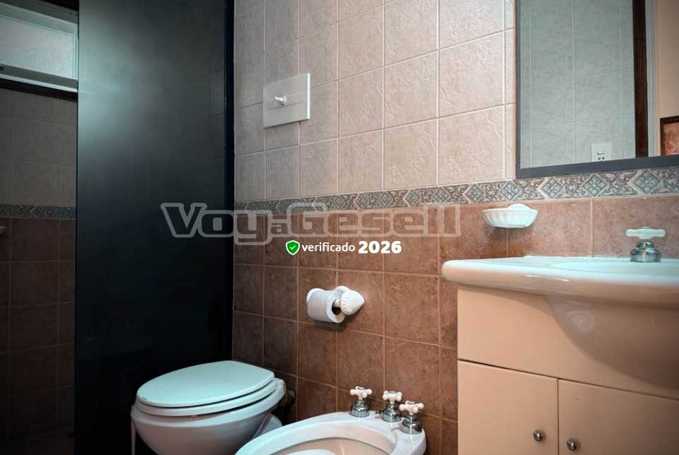 Alquilo Hotel Cervantes en Villa Gesell zona  a 300 Mts de la Playa