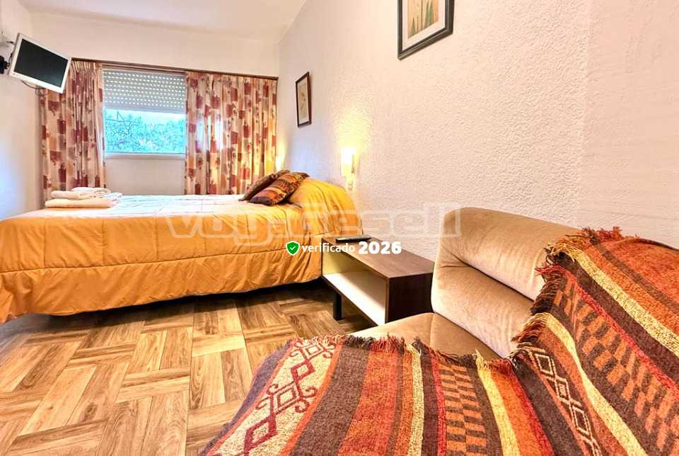 Alquilo Hotel Cervantes en Villa Gesell zona  a 300 Mts de la Playa