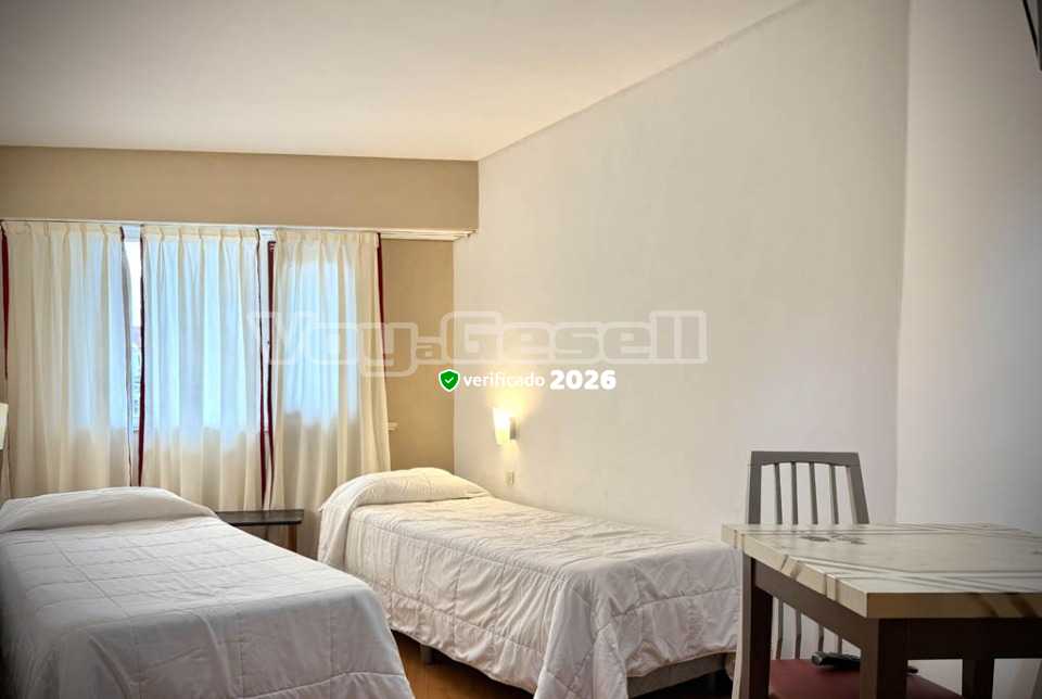 Alquilo Hotel Cervantes en Villa Gesell zona  a 300 Mts de la Playa