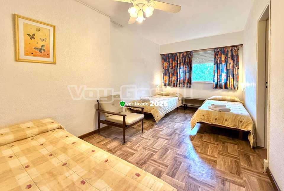 Alquilo Hotel Cervantes en Villa Gesell zona  a 300 Mts de la Playa