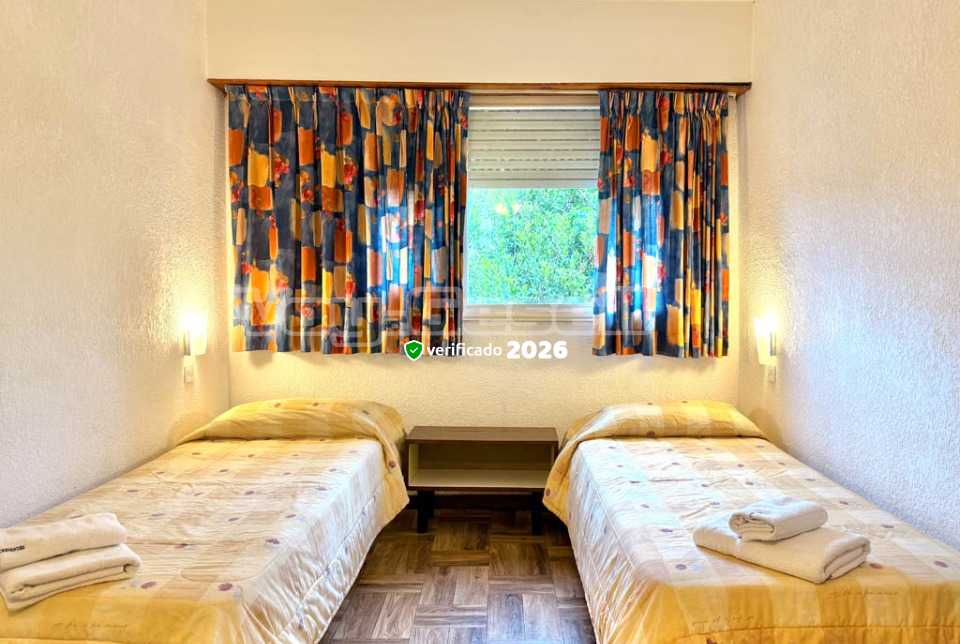 Alquilo Hotel Cervantes en Villa Gesell zona  a 300 Mts de la Playa