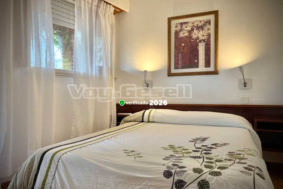 Alquilo Hotel Cervantes en Villa Gesell zona  a 300 Mts de la Playa 