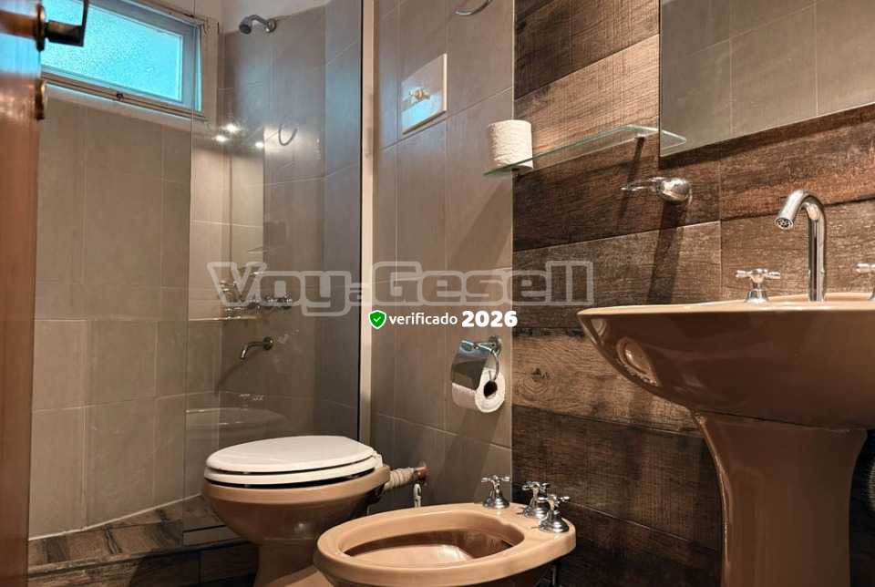 Alquilo Hotel Cervantes en Villa Gesell zona  a 300 Mts de la Playa 