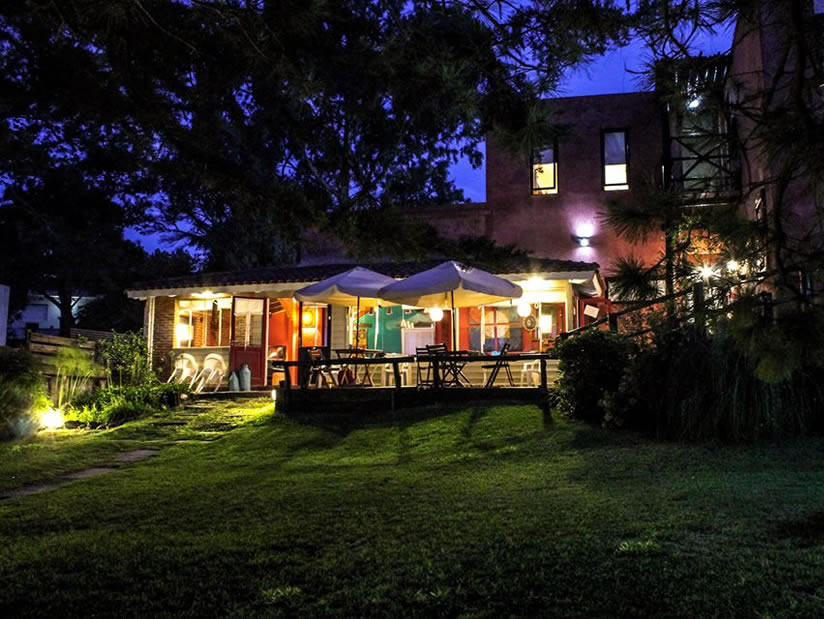 Alquilo Hostel La Deseada en Villa Gesell zona  a 600 Mts de la Playa