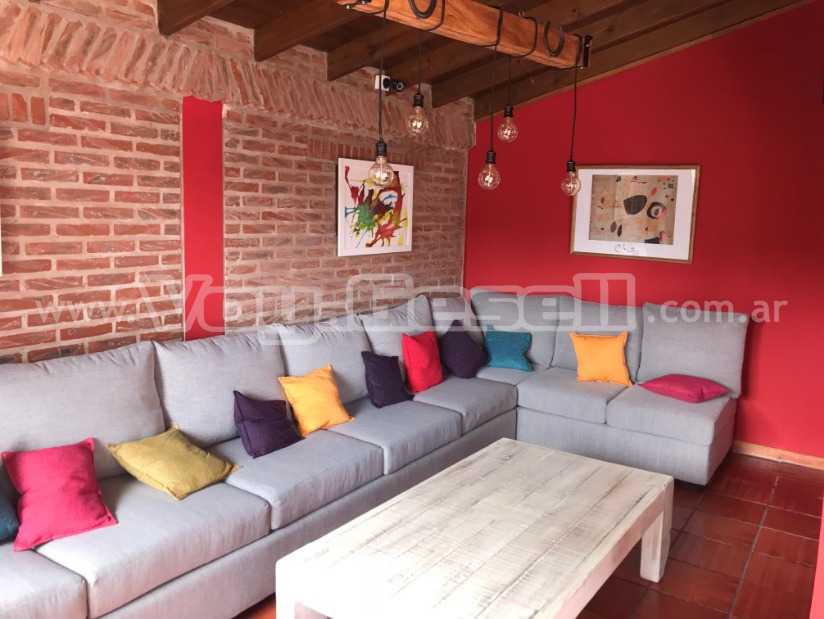 Alquilo Hostel La Deseada en Villa Gesell zona  a 600 Mts de la Playa