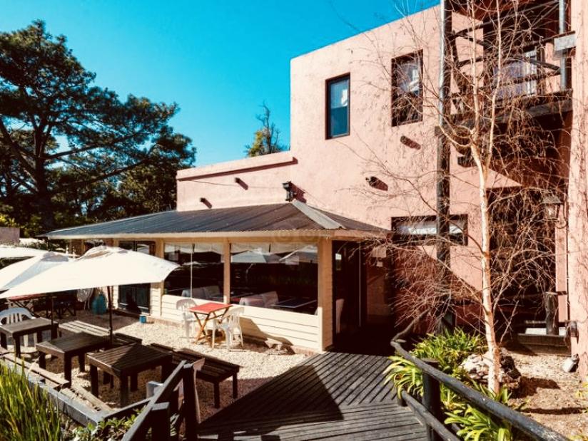 Alquilo Hostel La Deseada en Villa Gesell zona  a 600 Mts de la Playa