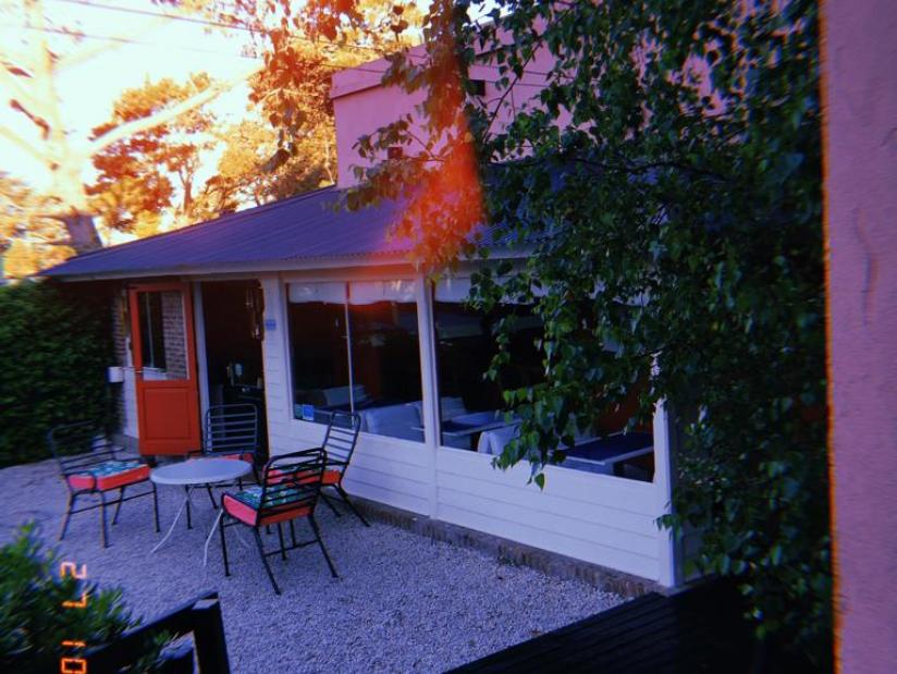 Alquilo Hostel La Deseada en Villa Gesell zona  a 600 Mts de la Playa