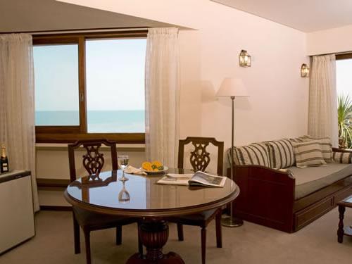 Alquilo Hotel Terrazas Club en Villa Gesell zona  a 200 mts de la Playa