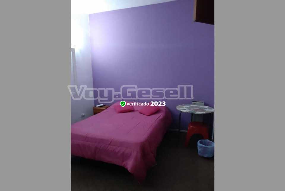 Alquilo Hospedaje Aiello en Villa Gesell zona  a 500 Mts de la Playa 