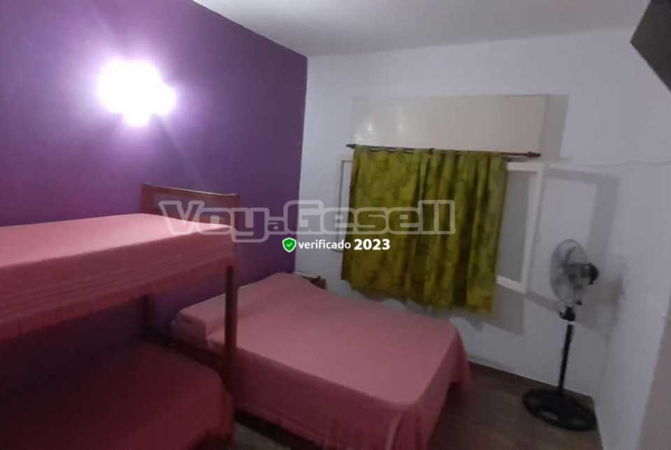 Alquilo Hospedaje Aiello en Villa Gesell zona  a 500 Mts de la Playa
