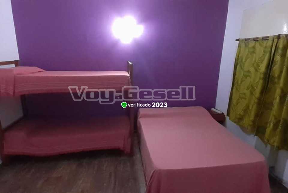 Alquilo Hospedaje Aiello en Villa Gesell zona  a 500 Mts de la Playa