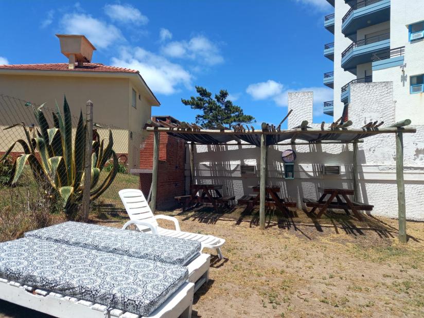 Alquilo Alojamiento para Jovenes Alojamiento para Jovenes en Villa Gesell zona  a 150 mts de la Playa