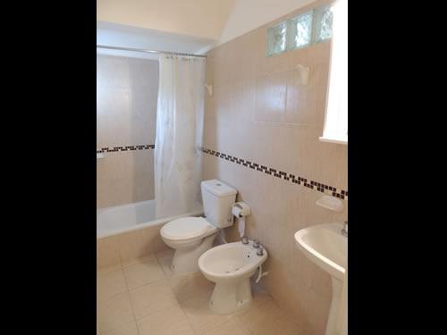 Alquilo Hotel Bella Vista en Villa Gesell zona  a 200 mts de la Playa