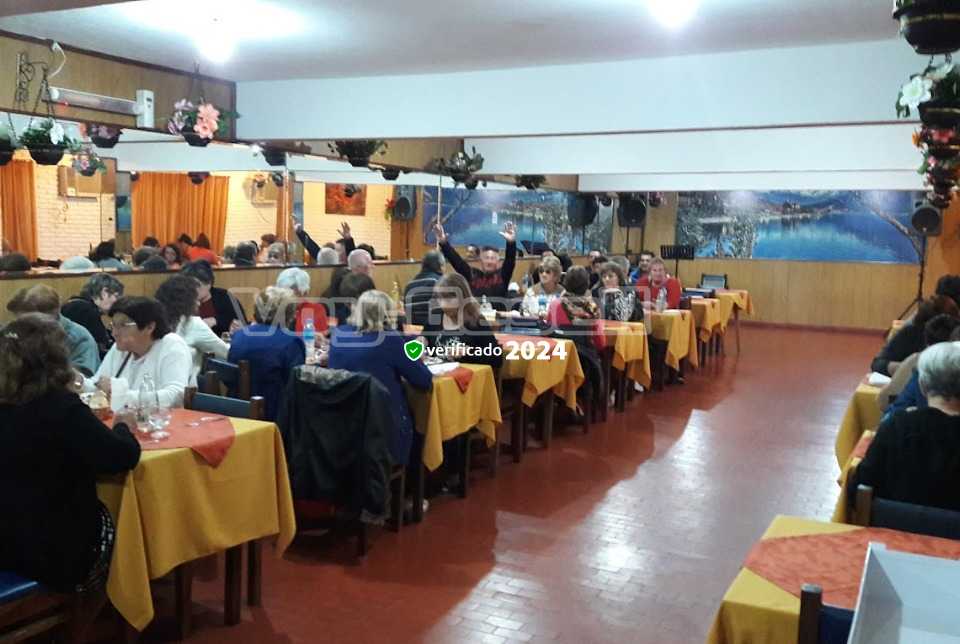 Alquilo Hotel Bismarck en Villa Gesell zona  a 150 mts de la Playa 