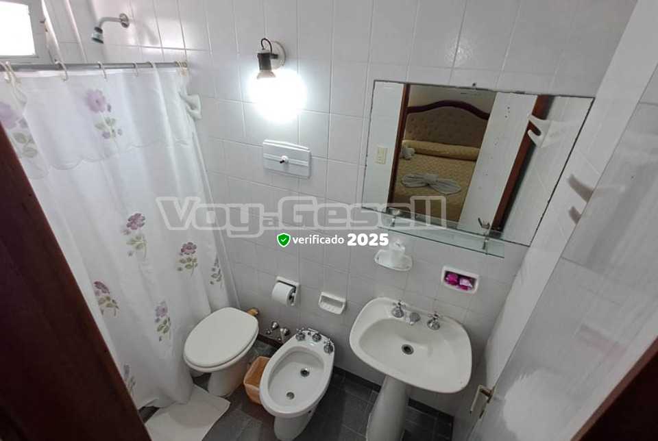 Alquilo Hotel Bismarck en Villa Gesell zona  a 150 mts de la Playa