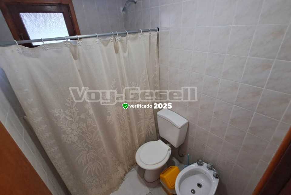 Alquilo Hotel Bismarck en Villa Gesell zona  a 150 mts de la Playa