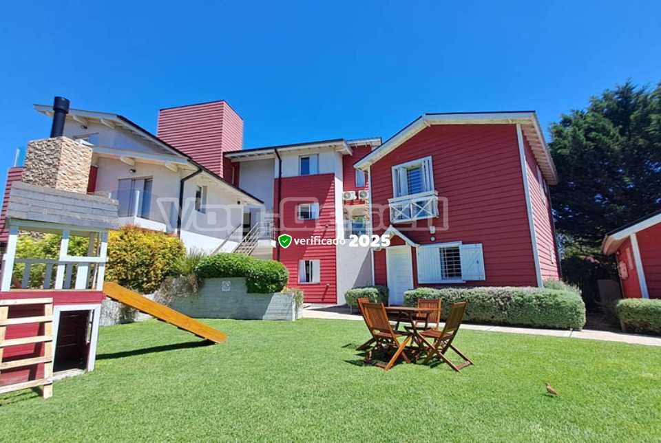Alquilo Complejo de Cabañas Cabañas Rojas en Villa Gesell zona  a 200 mts de la Playa
