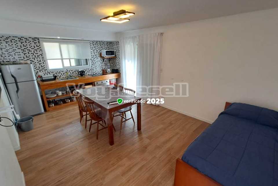 Alquilo Complejo de Cabañas Cabañas Rojas en Villa Gesell zona  a 200 mts de la Playa