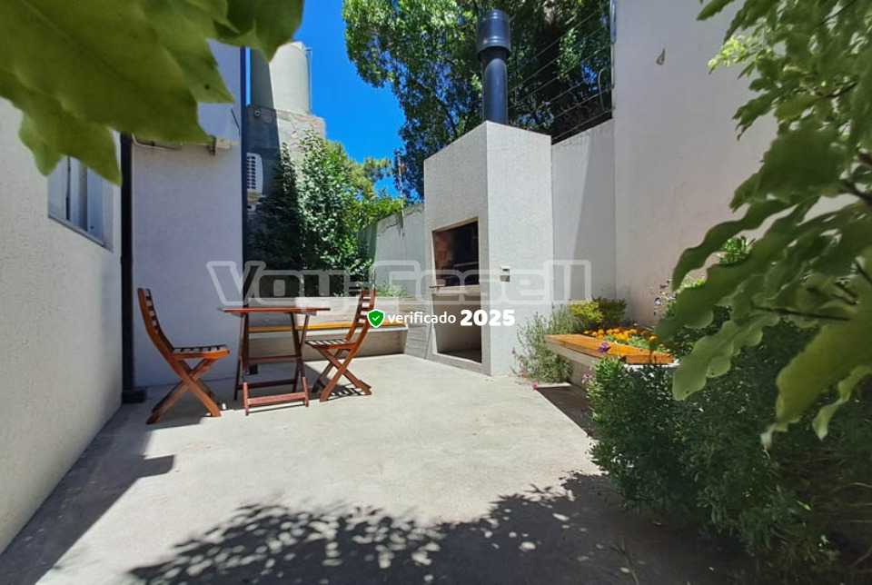 Alquilo Complejo de Cabañas Cabañas Rojas en Villa Gesell zona  a 200 mts de la Playa