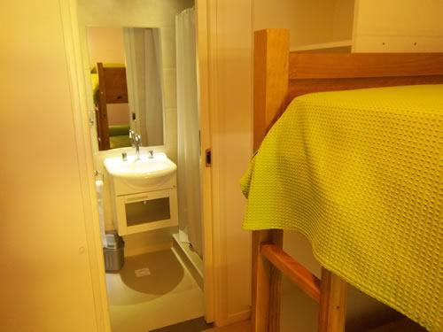 Alquilo Hostel Che Viajero  en Villa Gesell zona  a 400 Mts de la Playa