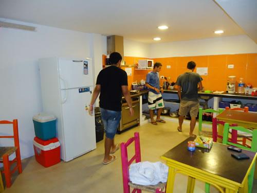Alquilo Hostel Che Viajero  en Villa Gesell zona  a 400 Mts de la Playa