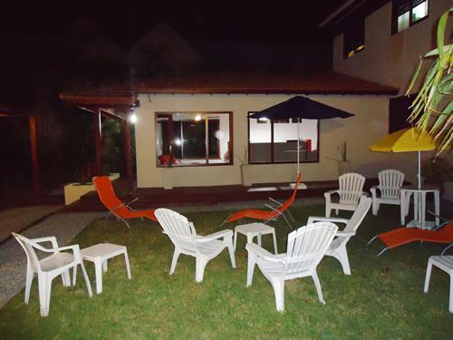 Alquilo Hostel Che Viajero  en Villa Gesell zona  a 400 Mts de la Playa