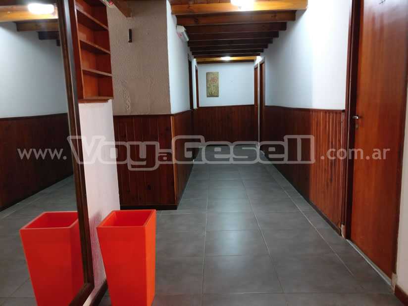 Alquilo Hostel Che Viajero  en Villa Gesell zona  a 400 Mts de la Playa