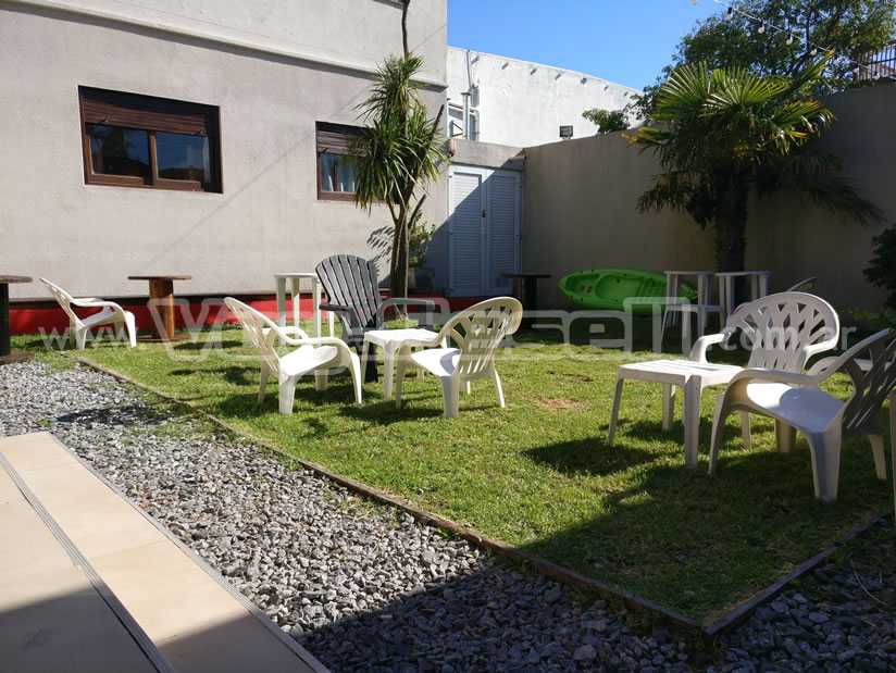 Alquilo Hostel Che Viajero  en Villa Gesell zona  a 400 Mts de la Playa