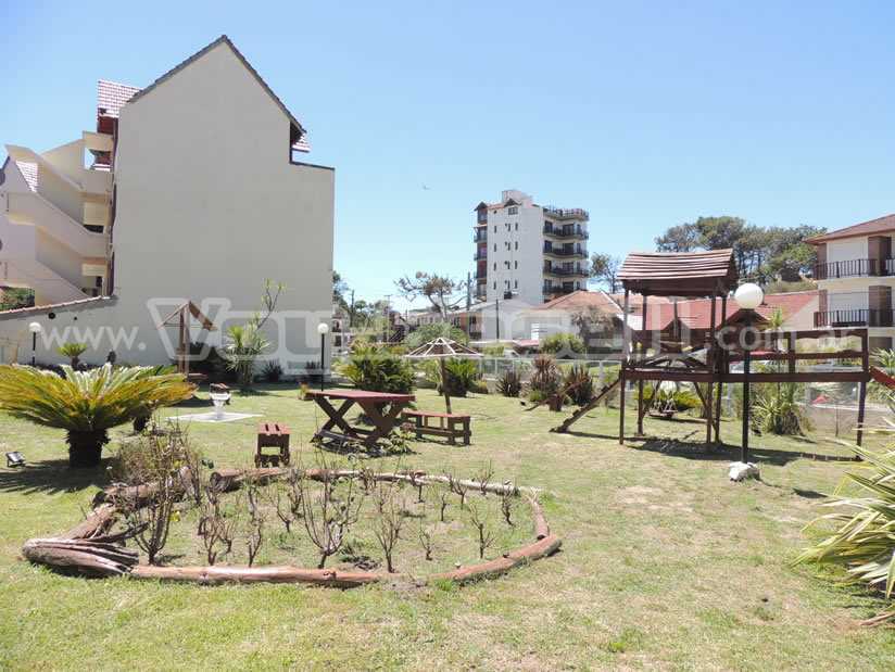 Alquilo Complejo de Duplex Complejo Cristal en Villa Gesell zona  a 180 mts de la Playa 