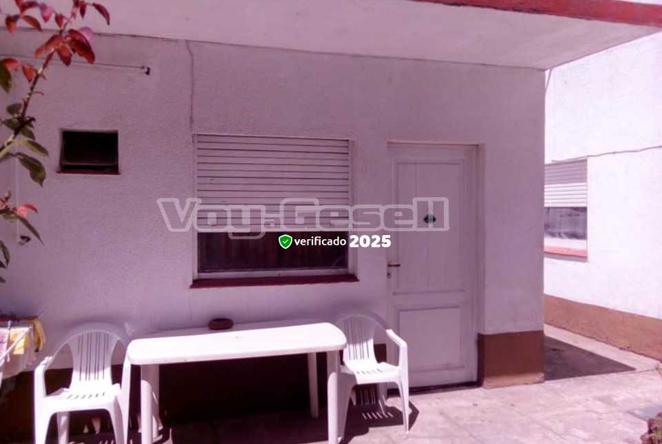 Alquilo Departamentos Complejo Lila en Villa Gesell zona  