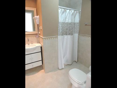 Alquilo Apart Hotel Condominio Octogono en Villa Gesell zona  a 300 Mts de la Playa