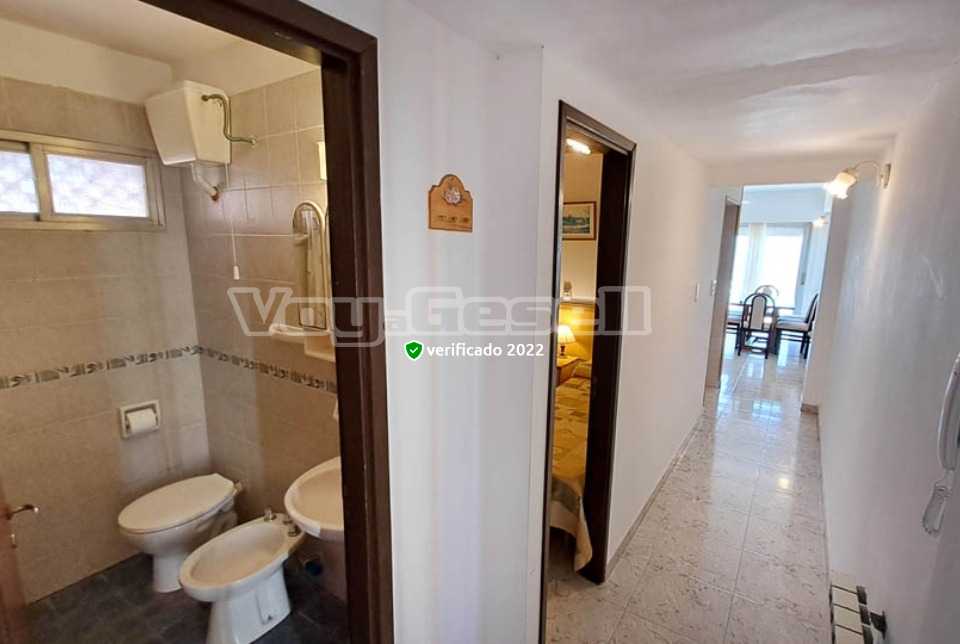 Alquilo Departamentos Cote Dor en Villa Gesell zona  a 5 Mts de la Playa Pasillo Ingreso
