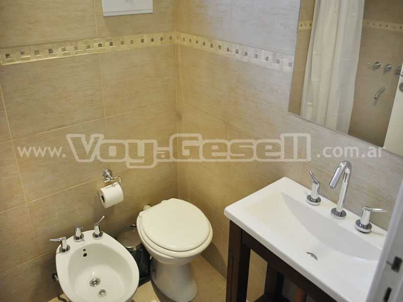 Alquilo Departamentos Dos Mares en Villa Gesell zona  a 100 Mts de la Playa 