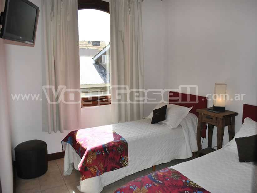 Alquilo Departamentos Dos Mares en Villa Gesell zona  a 100 Mts de la Playa