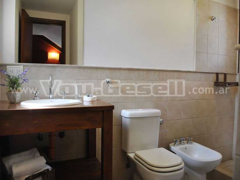 Alquilo Departamentos Dos Mares en Villa Gesell zona  a 100 Mts de la Playa