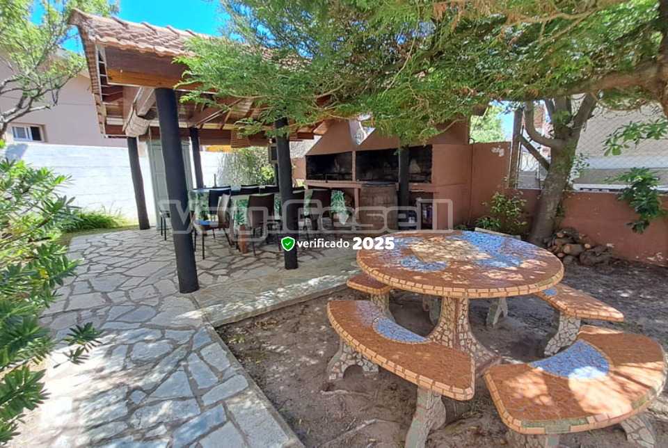 Alquilo Departamentos Edificio Eros en Villa Gesell zona  a 100 Mts de la Playa