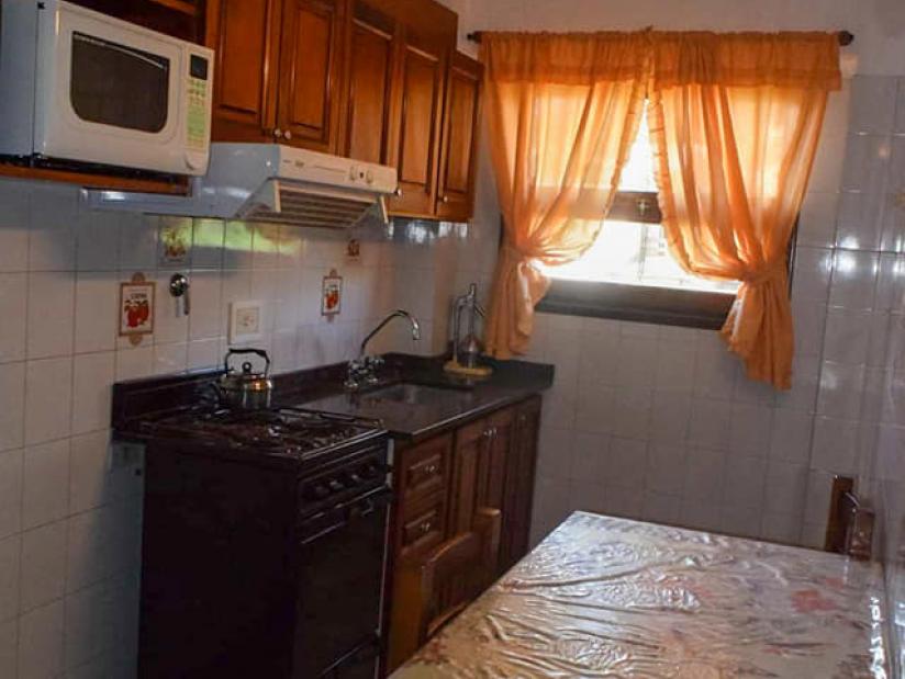 Alquilo Departamentos Edificio Lujan 1 en Villa Gesell zona  a 200 Mts de la Playa 