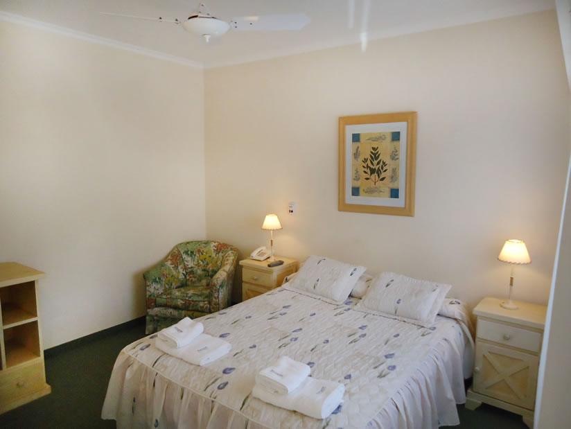 Alquilo Hotel Esturion Village en Villa Gesell zona  a 200 Mts de la Playa