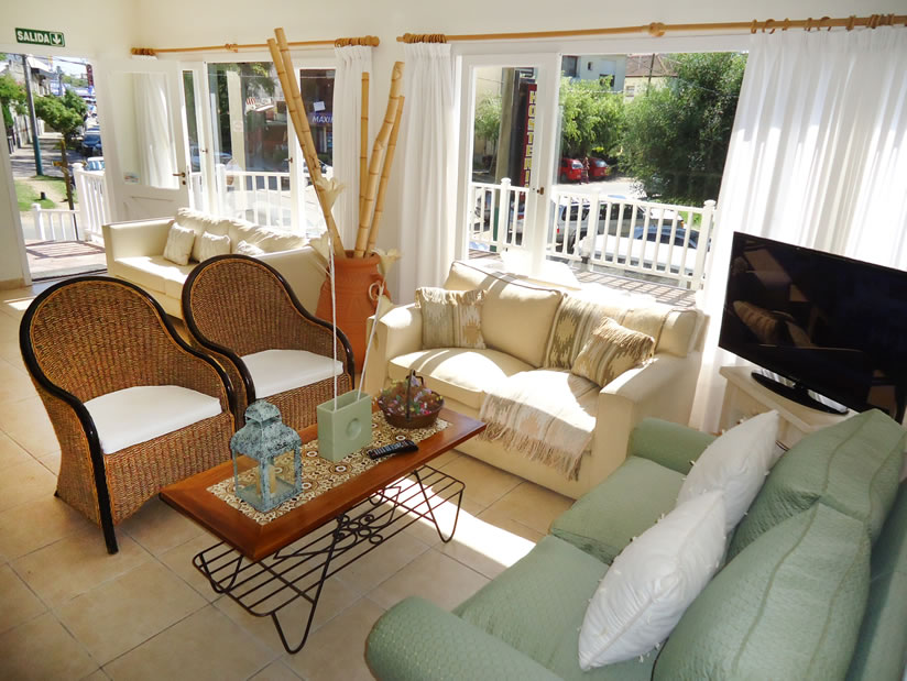 Alquilo Hotel Esturion Village en Villa Gesell zona  a 200 Mts de la Playa